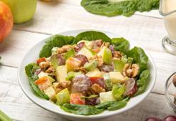 WALDORF SALATASI TARİFİ: Evde kolay Waldorf salatası nasıl yapılır, malzemeleri neler?
