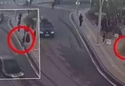 Batman'da terör yandaşlarına anne tokadı! Oğlunu aralarından çekip aldı