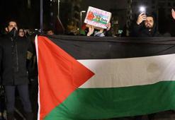 Paris'te Fransa - İsrail maçı protesto edildi!