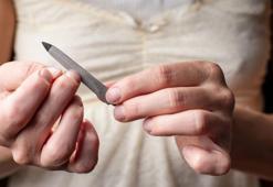 Sararmış tırnaklara doğal çözüm! Haftada 2 kez uygulayınca bembeyaz oluyor