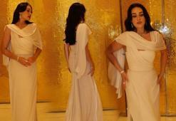 Esra Bilgiç beyaz elbisesiyle büyüledi! 'Melek gibisin'
