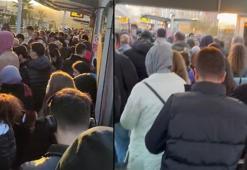 İstanbul'da tramvay seferleri aksadı! Vatandaşlar yoğunluk oluşturdu