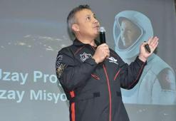 Alper Gezeravcı Muş'ta öğrencilerle bir araya geldi: Başarıya odaklanın