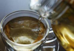 Öksürüğü şıp diye kesen mucize çay! Doğal balgam söktürücü, tahrişi yatıştırıyor