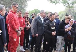 Galatasaray heyeti, Yiğit Kurt'un mezarını ziyaret etti