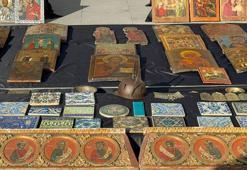 İstanbul’da tarihi eser operasyonu: Mühür, silahlar, yazma kitaplar, minyatürler...