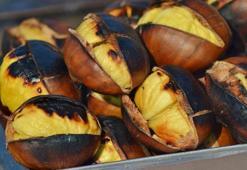 Sokak kestanesini aratmıyor! 2 kaşık atınca kabuğu kendinden soyulacak, tadı lokum gibi