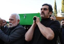 Bayhan ayakta durmakta güçlük çekti! Babası son yolculuğuna uğurlandı