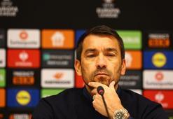 Beşiktaş yönetimi, Bronckhorst ile pazarlık masasından kalktı!