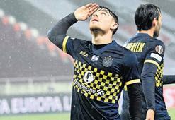 ‘Soykırıma selam’a UEFA ne diyecek?