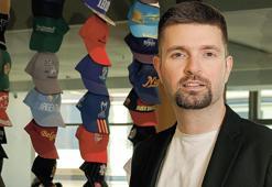 Yemekte hem fiyata hem ekrana bakılıyor