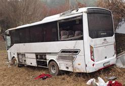 Kütahya'da işçileri taşıyan servis devrildi! Ölü ve yaralılar var