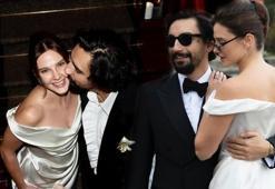 Evliliklerinin birinci yıl dönümlerini kutladılar! 'Bir yılın şerefine...'