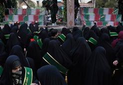 İran-Irak Savaşı'nda ölen 300 İran askeri için cenaze töreni