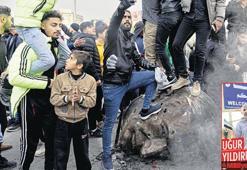 Hama’da halk, hıncını heykellerden çıkardı