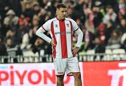 Sivasspor'dan Rey Manaj tepkisi: Hadsiz yorumları şiddetle kınıyoruz!