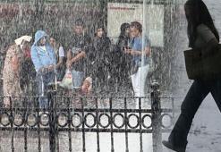 Meteoroloji, Valilik ve AKOM uyarmıştı! İstanbul’da sağanak başladı