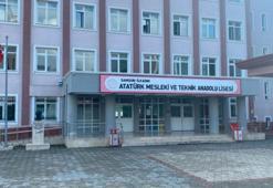 Lisede dehşet! 1 öğrenci okul bahçesinde bıçakla yaralandı