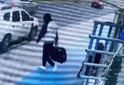 Şoke eden an! 2,5 milyon lirayı kendi elleriyle teslim etti