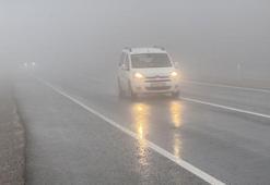 Anadolu Otoyolu ile D-100 kara yolunun Bolu Dağı geçişinde kar etkili oluyor