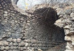 Nemrut Dağı eteklerinde yaklaşık 750 yıllık han ve köprü bulundu