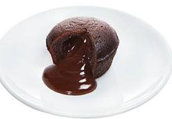 Kalıp kalıp çikolataya, AirFryer'a, özel kaba gerek yok! Puf puf dokusunu, akışkan kıvamını tencerede alıyor! İşte fincanda sufle tarifi