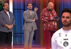 Masterchef'te ilk 6'ya giren beşinci isim belli oldu! Onur gözyaşları içinde kaldı
