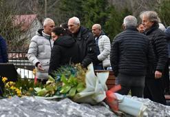 Trabzonspor Kulübü, efsane başkan Özkan Sümer'i mezarı başında andı