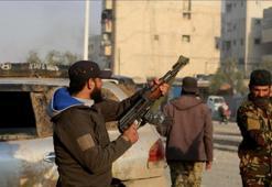 Suriye'de tüm silahlı gruplar kendini feshediyor