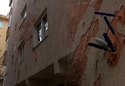 Ümraniye'de bir evde şiddetli doğal gaz patlaması