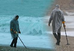 Define avcıları iş başında! Altın, gümüş ve para aradılar