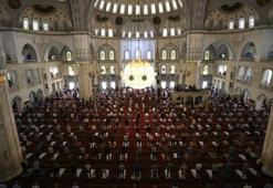 Regaip Kandili ne zaman? 2025 Diyanet dini günler kandil takvimi ile yılın ilk kandili Regaip Gecesi tarihi
