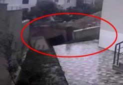 Bahçe duvarı yıkıldı, o anları güvenlik kamerası kaydetti