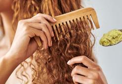 Yatmadan sürün, ikiye ayrılan saç uçlarına deva! Doğal E vitamini desteğiymiş
