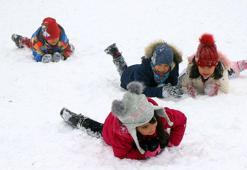 Her yer beyaza büründü! 4 ilde okullar tatil edildi