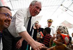 Fransa Başbakanı, kasırganın vurduğu Mayotte Adası'nı ziyaret etti