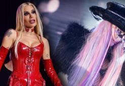 Ünlü isimler sahnede neler giydi? Cesur kırmızı elbisesiyle dikkatleri çekti