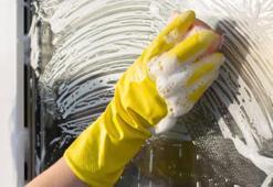 Leke tutmayan camlar için mucize formül! Sürekli silme derdinden kurtarıyor