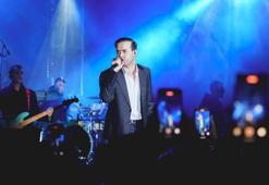 Ünlü şarkıcı Mert Demir Espressolab Roastery'nin yılbaşı partisinde sahne aldı