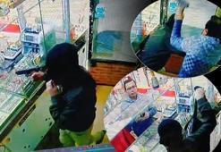 Oyuncak silahla soyguna kalkıştı, kuyumcudan tekme tokat dayak yedi