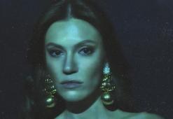 Arka Sokaklar'ın Zeliş'iydi! Yüsra Geyik güzelliğiyle büyüledi