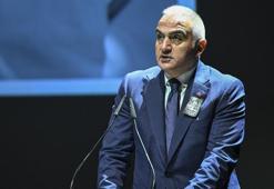 Bakan Ersoy'dan Ferdi Tayfur açıklaması! 'Çok önemli bir değerimizi uğurluyoruz'