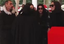 Son dakika... Ferdi Tayfur'un cenaze töreninde kavga! Kızı Tuğçe Tayfur ve yeğeni Şirin Gözalıcı küfürleşti