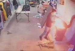 Sobaya tiner döken kişi, ateşin parlamasıyla yüzünden yaralandı