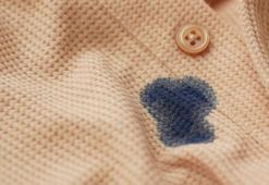 Çıkmaz dediğiniz tükenmez kalem lekesini söküp atıyor! Çamaşır suyundan bile daha etkili