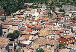 İtalya'nın bir köyünde hasta olmak yasaklandı!