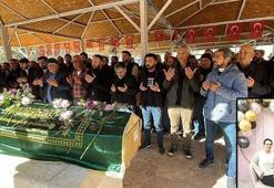 Cesedi aracın bagajında bulunan kadın toprağa verildi