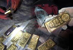 Arabadan 277 kilo külçe altın çıktı! Kentte şaşkına çeviren görüntü