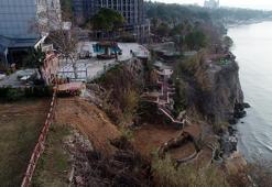 Falezlerden denize inilen 2 kabinli kaçak asansör kaldırıldı