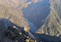 400 metrelik uçurumdan yuvarlanan şahıs aranıyor